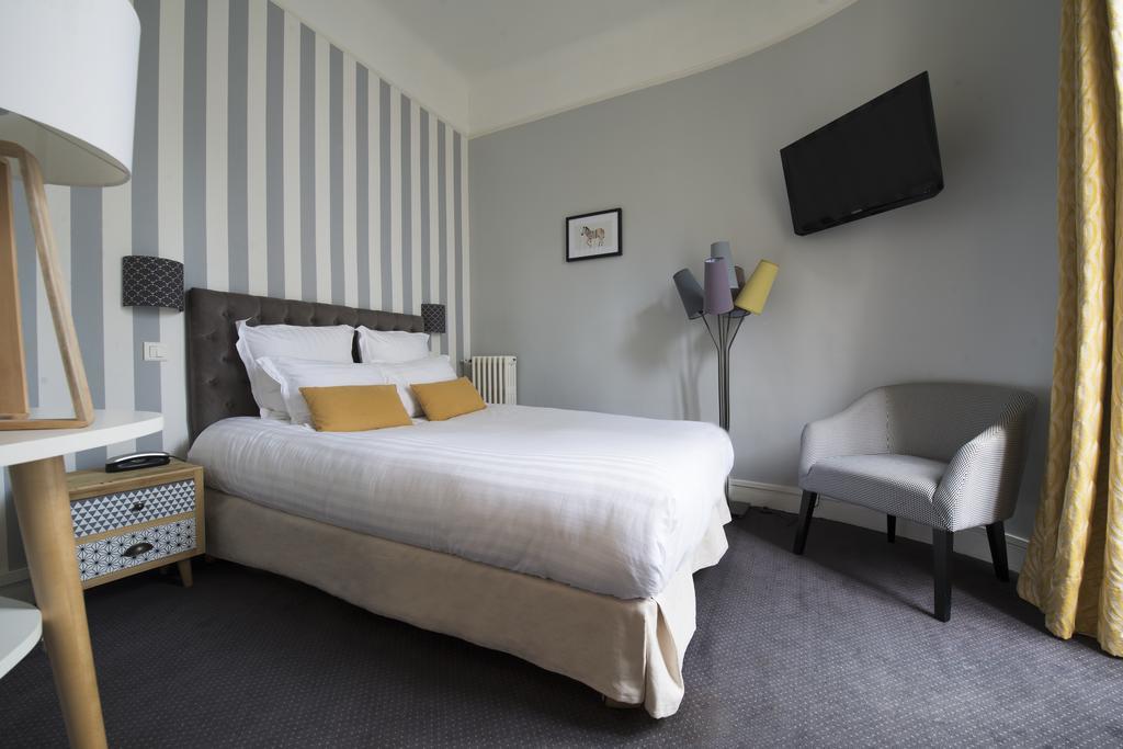 Hôtel Des Batignolles Paris Chambre photo